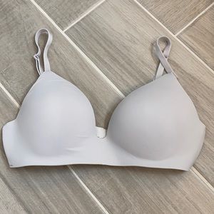 Victoria Secret wireless t-shirt bra